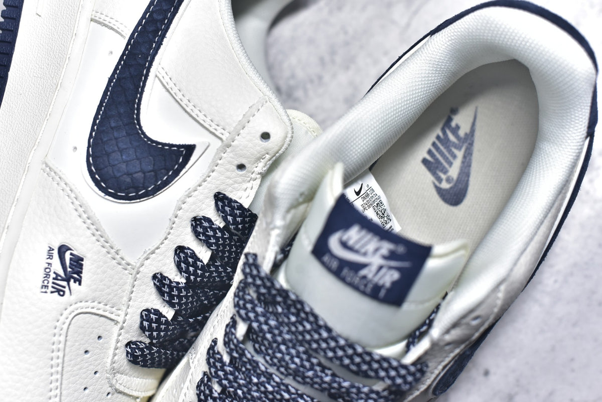 Nike Air Force 1 Low '07 – Navy / White