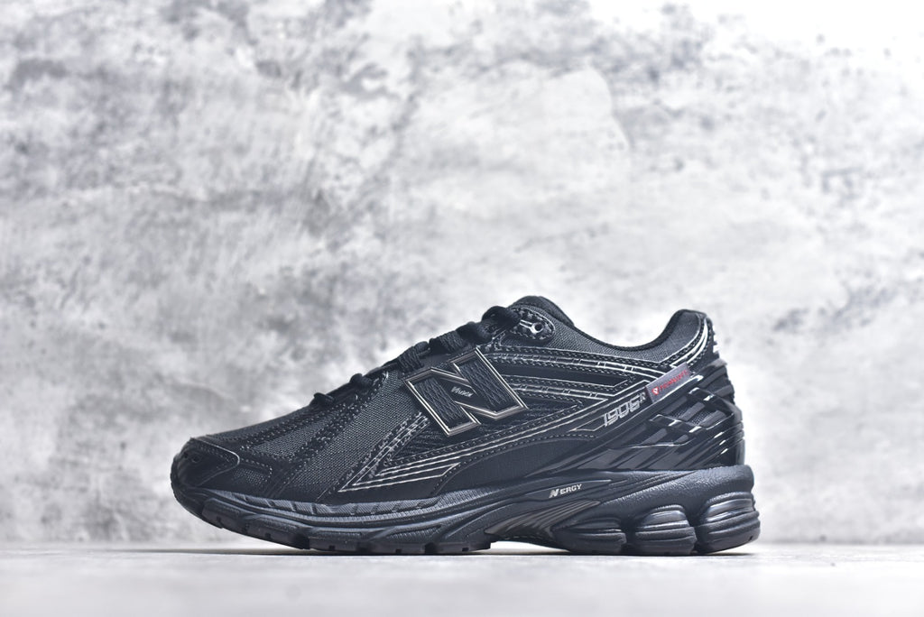 New Balance 1906R – Black / Silver