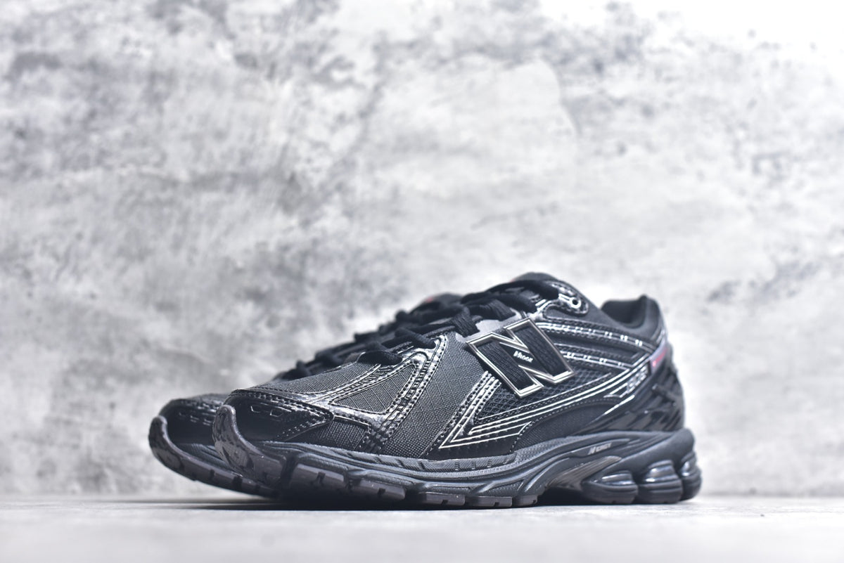 New Balance 1906R – Black / Silver
