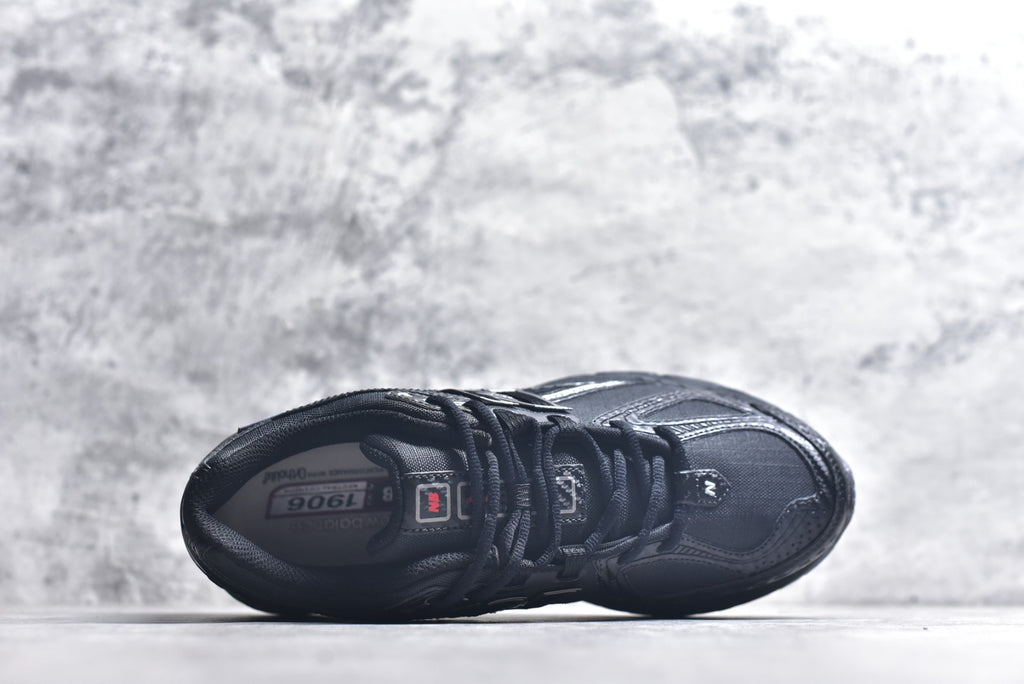 New Balance 1906R – Black / Silver