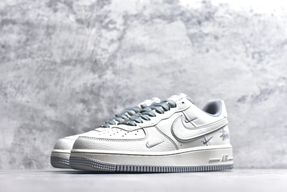 Nike Air Force 1 Low '07 x Stüssy