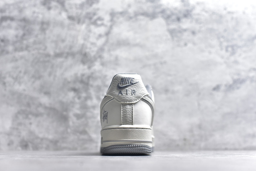 Nike Air Force 1 Low '07 x Stüssy