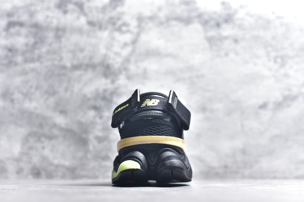 New Balance 9060 – Retro Casual Running Shoe