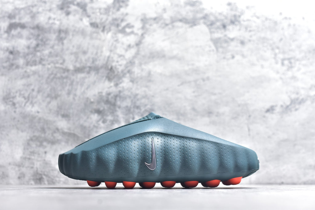 Nike Mind 001 – Closed-Toe Massage Slide | Green