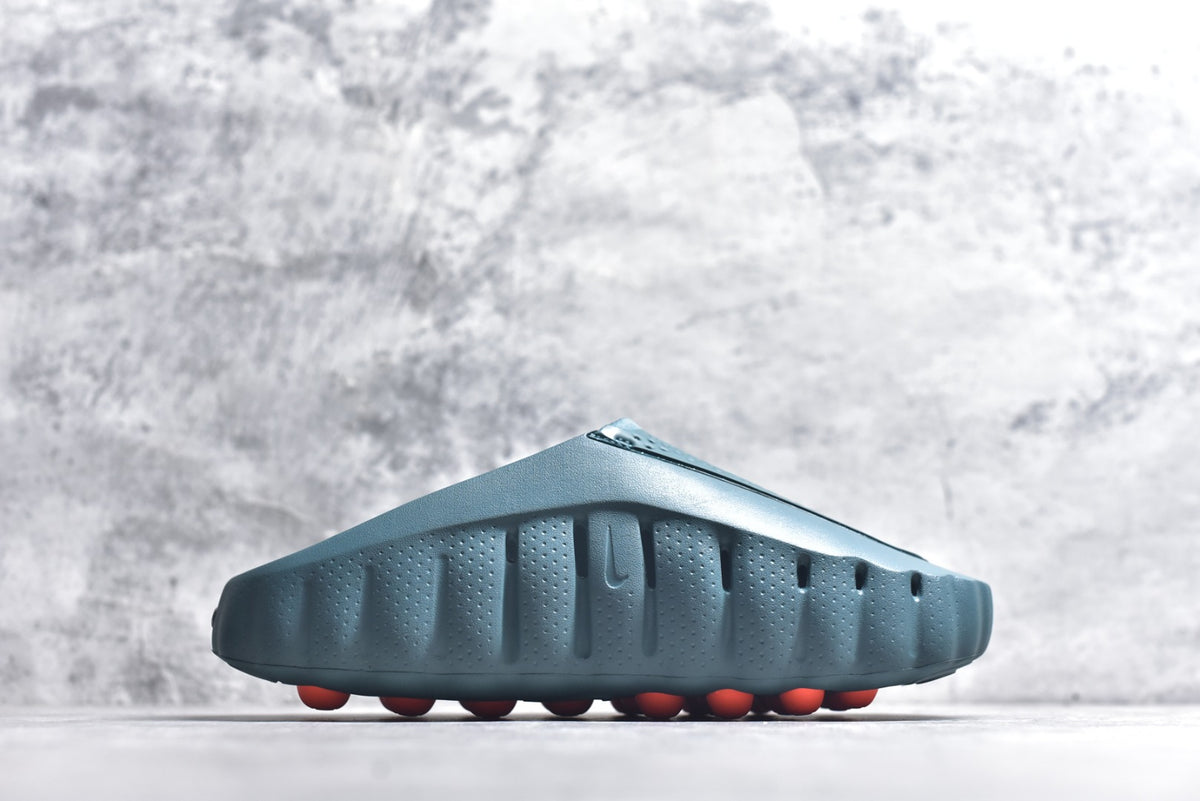 Nike Mind 001 – Closed-Toe Massage Slide | Green