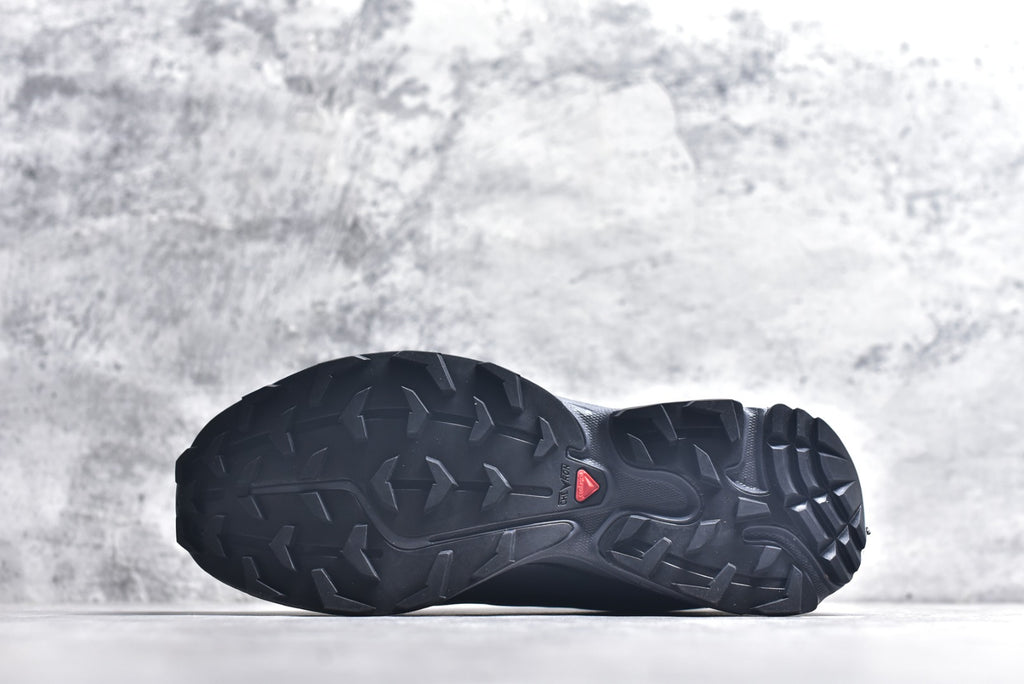 Salomon XT-6 – Retro Outdoor Trail Running Shoe