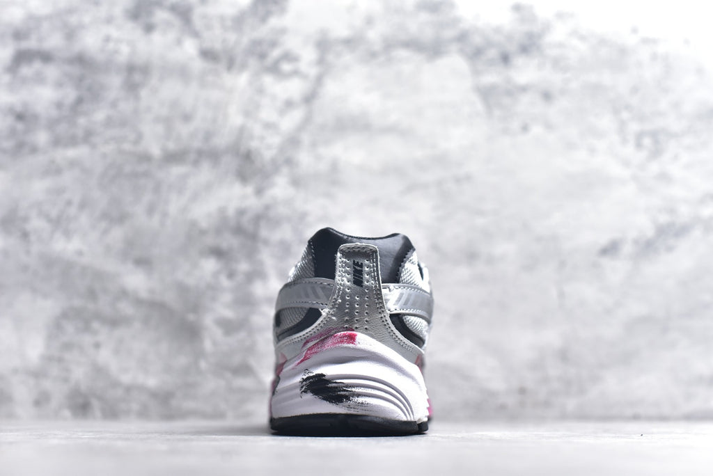 Nike Initiator – Low-Top Urban Running Shoe