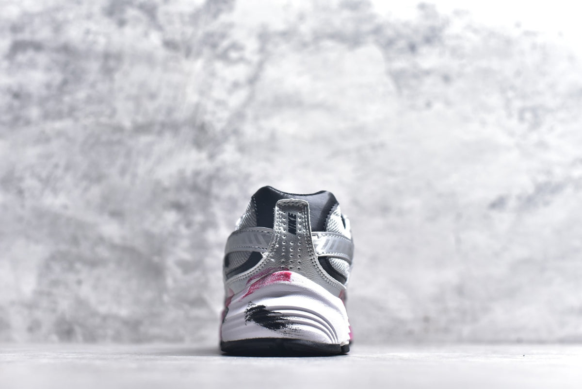 Nike Initiator – Low-Top Urban Running Shoe