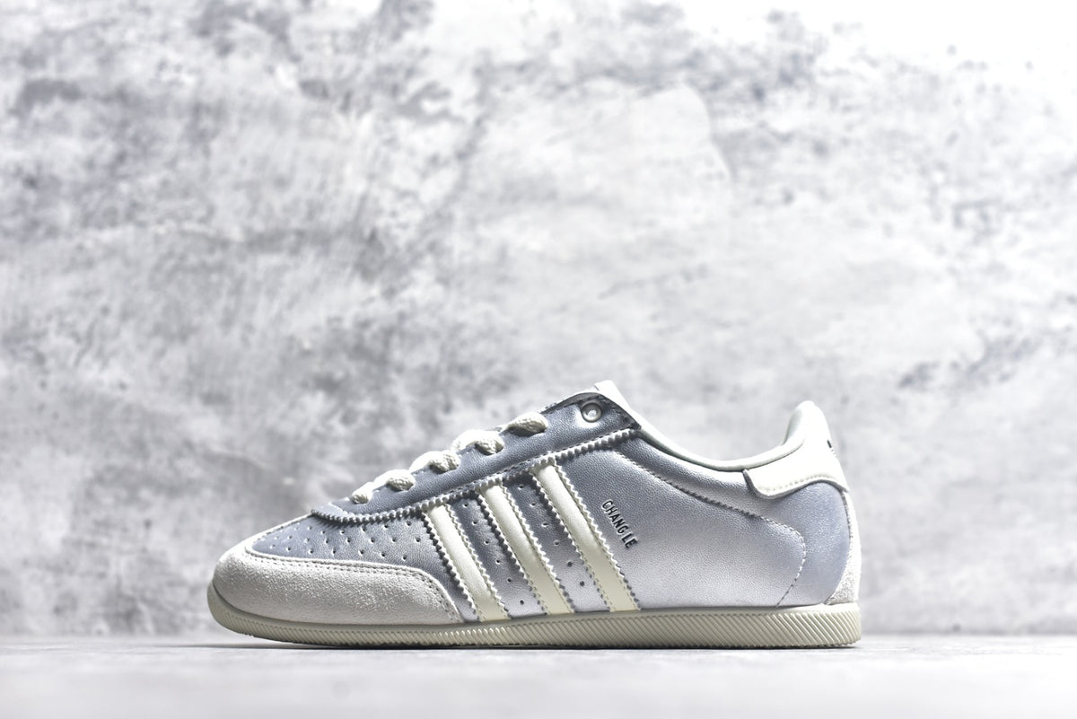 Adidas Originals Japan – Classic Low-Top Trainer | White / Silver