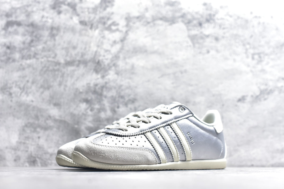 Adidas Originals Japan – Classic Low-Top Trainer | White / Silver