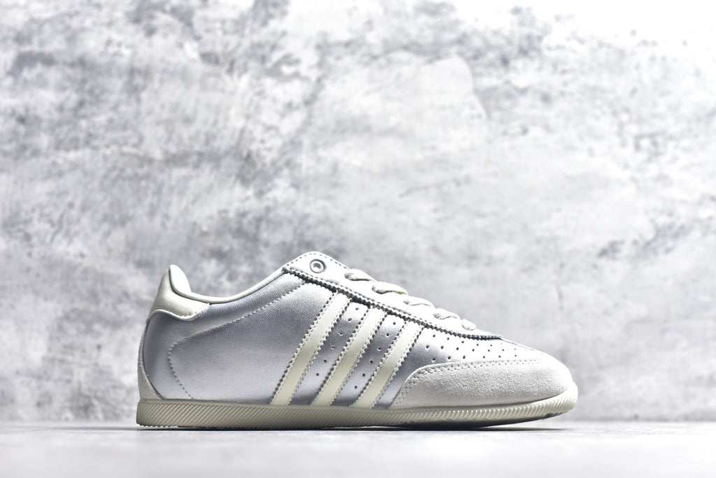 Adidas Originals Japan – Classic Low-Top Trainer | White / Silver