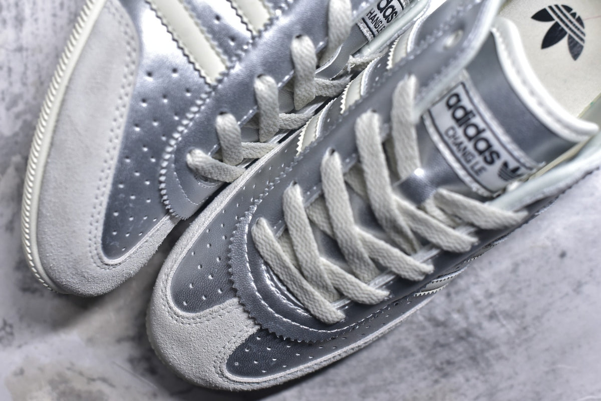 Adidas Originals Japan – Classic Low-Top Trainer | White / Silver