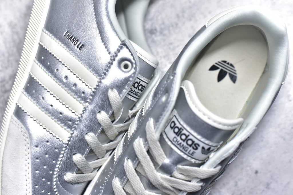 Adidas Originals Japan – Classic Low-Top Trainer | White / Silver