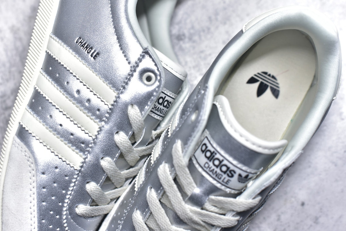 Adidas Originals Japan – Classic Low-Top Trainer | White / Silver