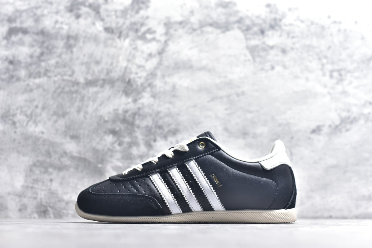 Adidas Originals Japan – Classic Low-Top Trainer | Black / White