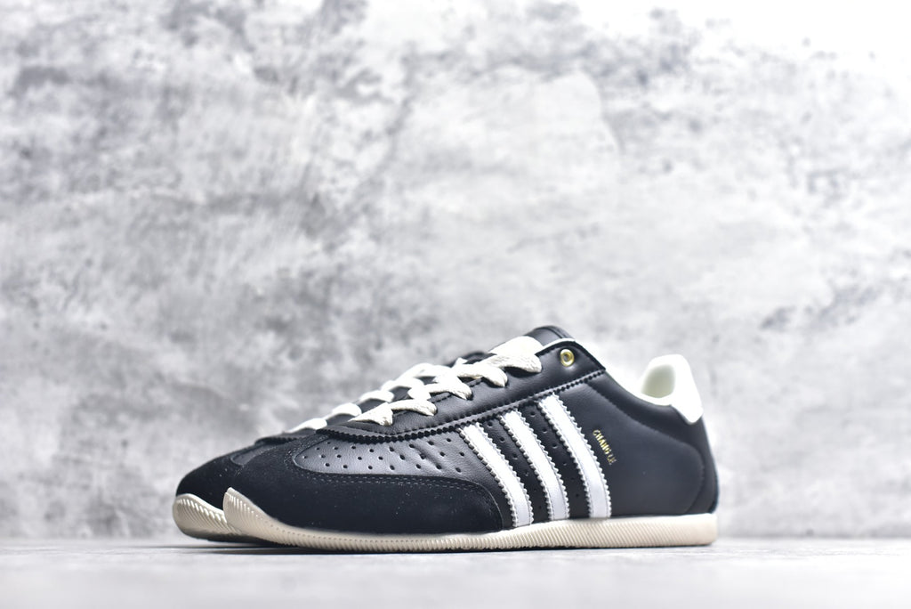Adidas Originals Japan – Classic Low-Top Trainer | Black / White