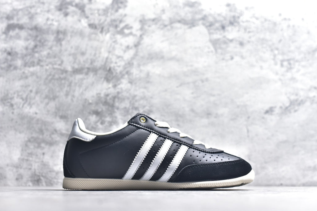 Adidas Originals Japan – Classic Low-Top Trainer | Black / White
