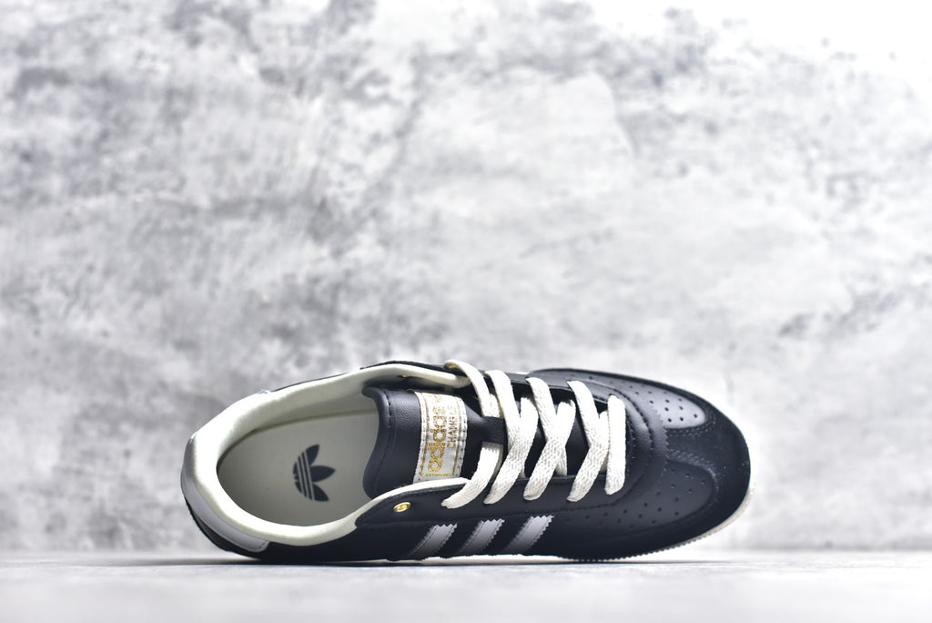 Adidas Originals Japan – Classic Low-Top Trainer | Black / White