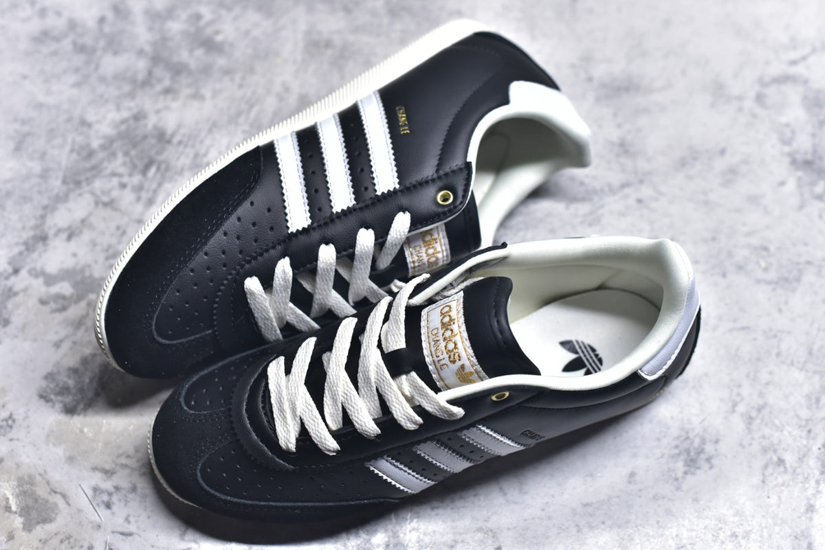 Adidas Originals Japan – Classic Low-Top Trainer | Black / White