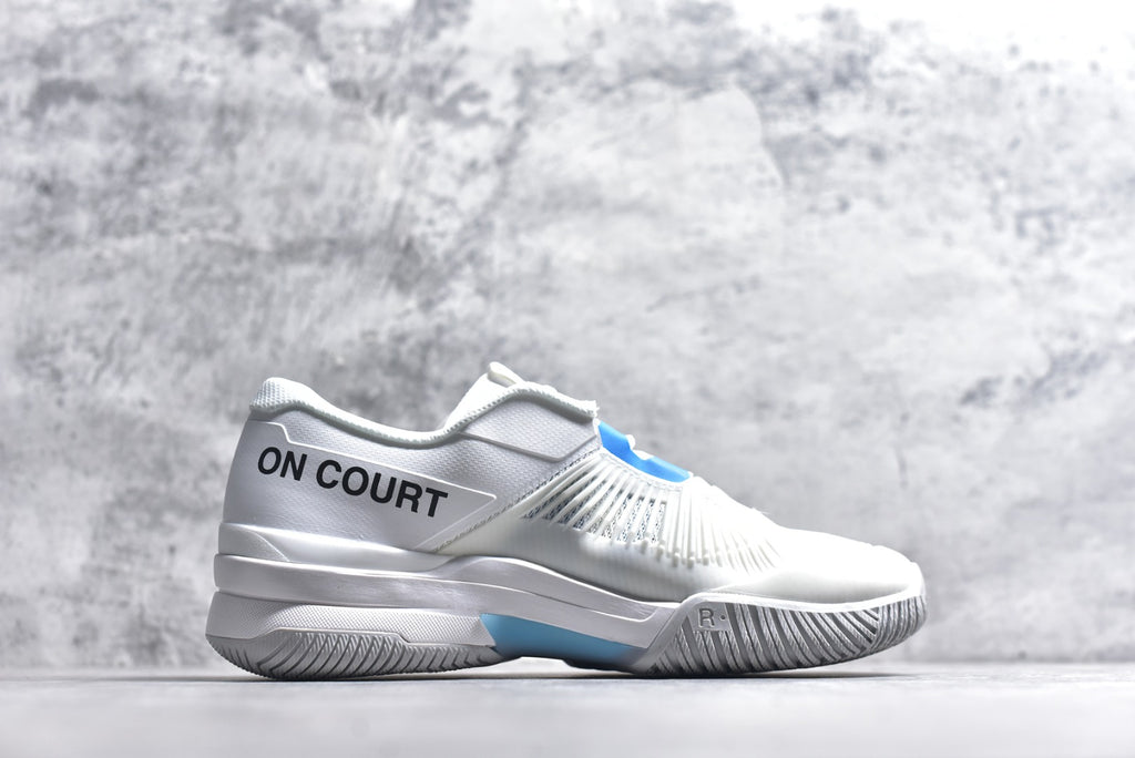 On THE ROGER Pro Fire – Low-Top Tennis Shoe