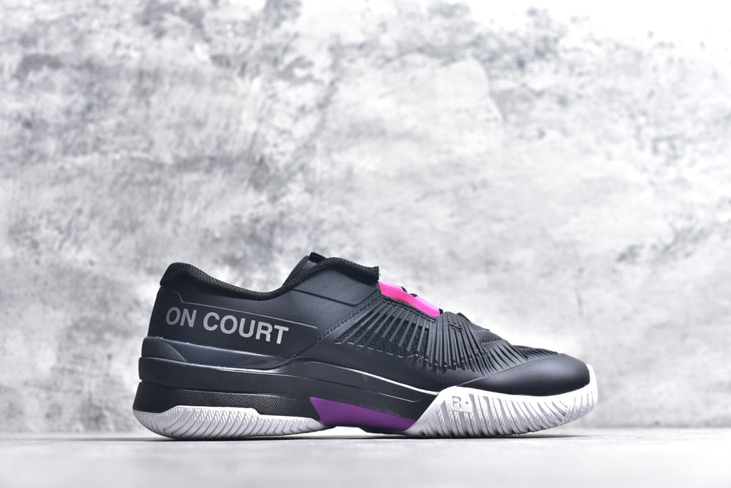 On THE ROGER Pro Fire – Low-Top Tennis Shoe