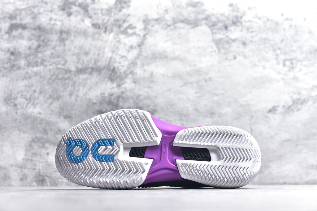 On THE ROGER Pro Fire – Low-Top Tennis Shoe