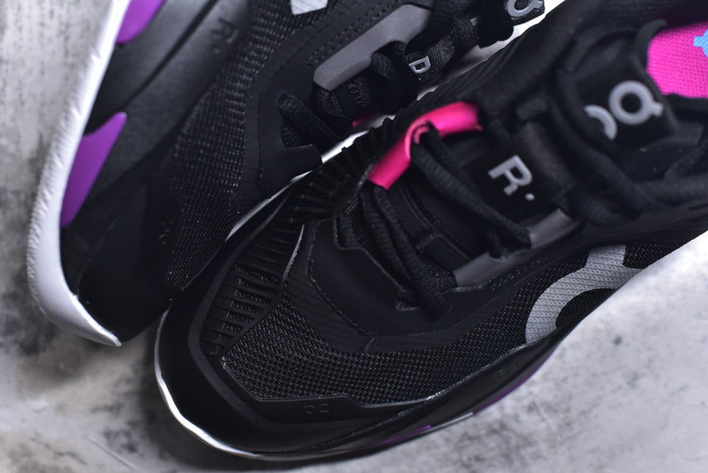 On THE ROGER Pro Fire – Low-Top Tennis Shoe