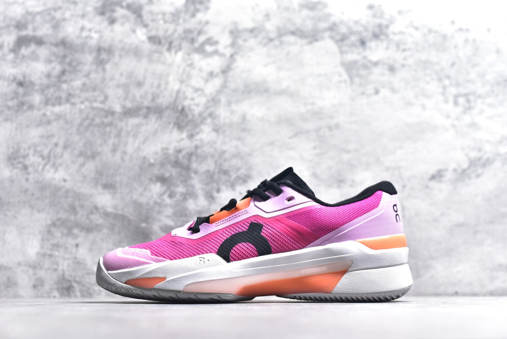 On THE ROGER Pro Fire – Low-Top Tennis Shoe