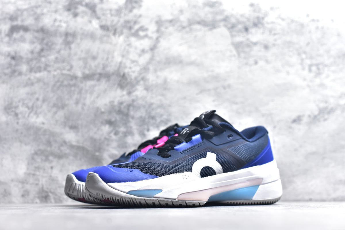 On THE ROGER Pro Fire – Low-Top Tennis Shoe