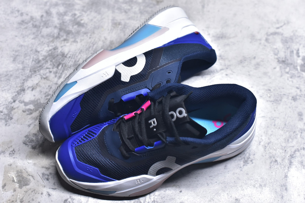 On THE ROGER Pro Fire – Low-Top Tennis Shoe