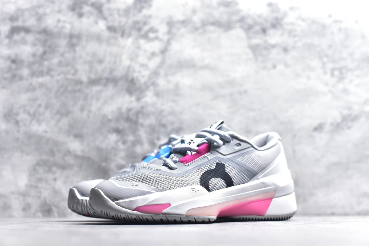 On THE ROGER Pro Fire – Low-Top Tennis Shoe