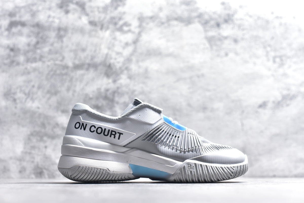 On THE ROGER Pro Fire – Low-Top Tennis Shoe