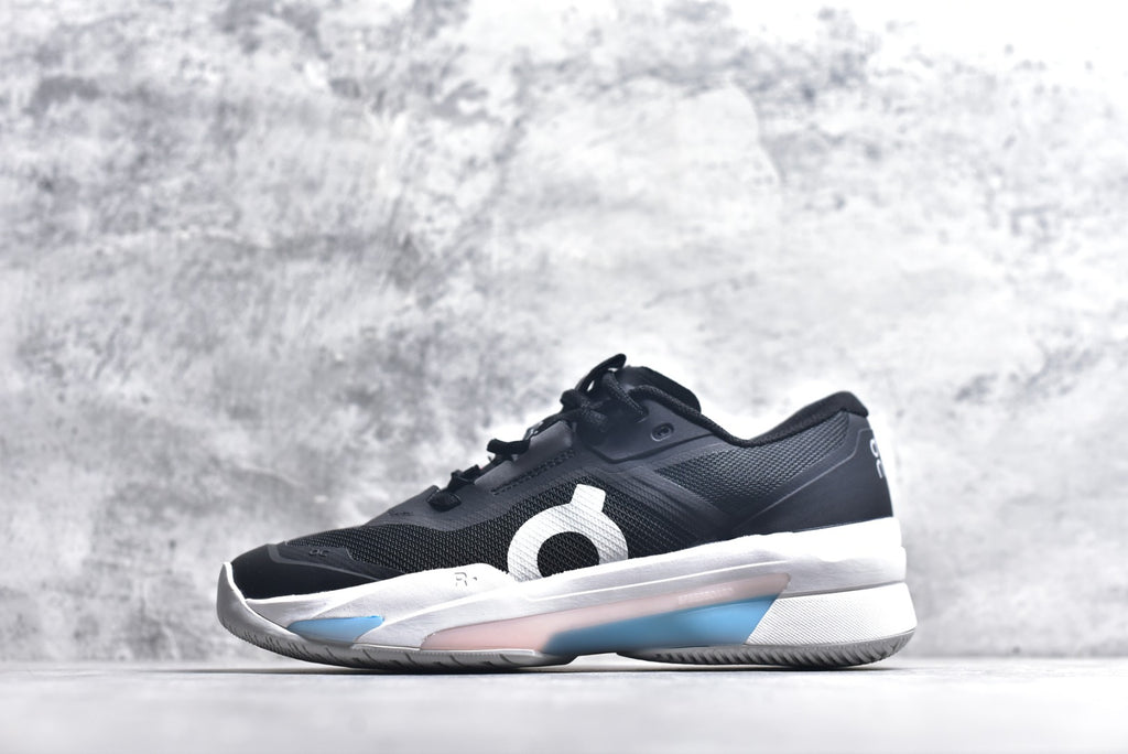 On THE ROGER Pro Fire – Low-Top Tennis Shoe
