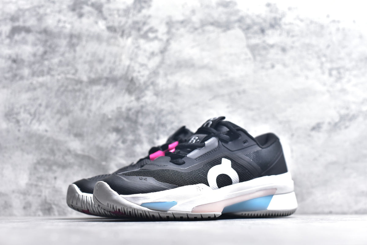 On THE ROGER Pro Fire – Low-Top Tennis Shoe