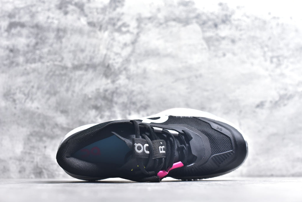 On THE ROGER Pro Fire – Low-Top Tennis Shoe