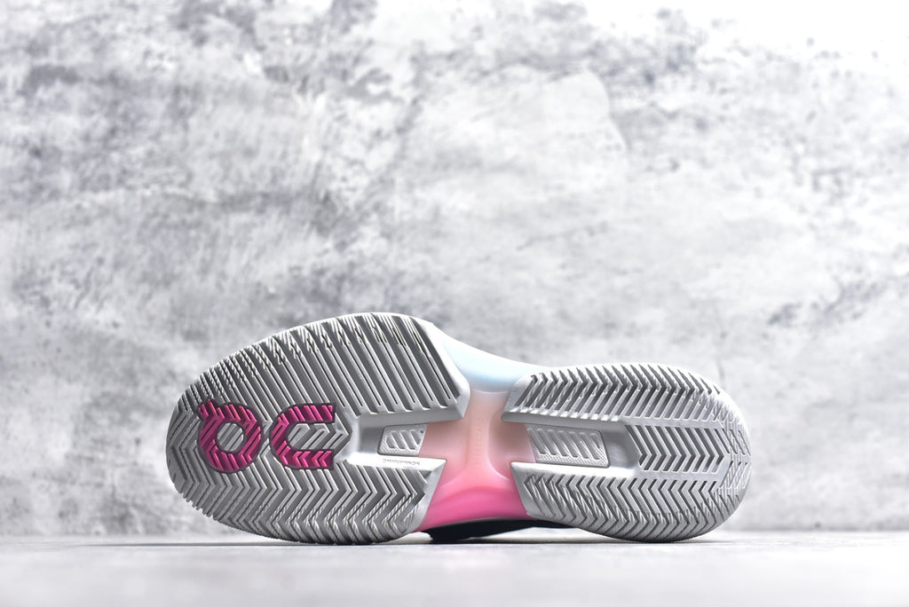 On THE ROGER Pro Fire – Low-Top Tennis Shoe