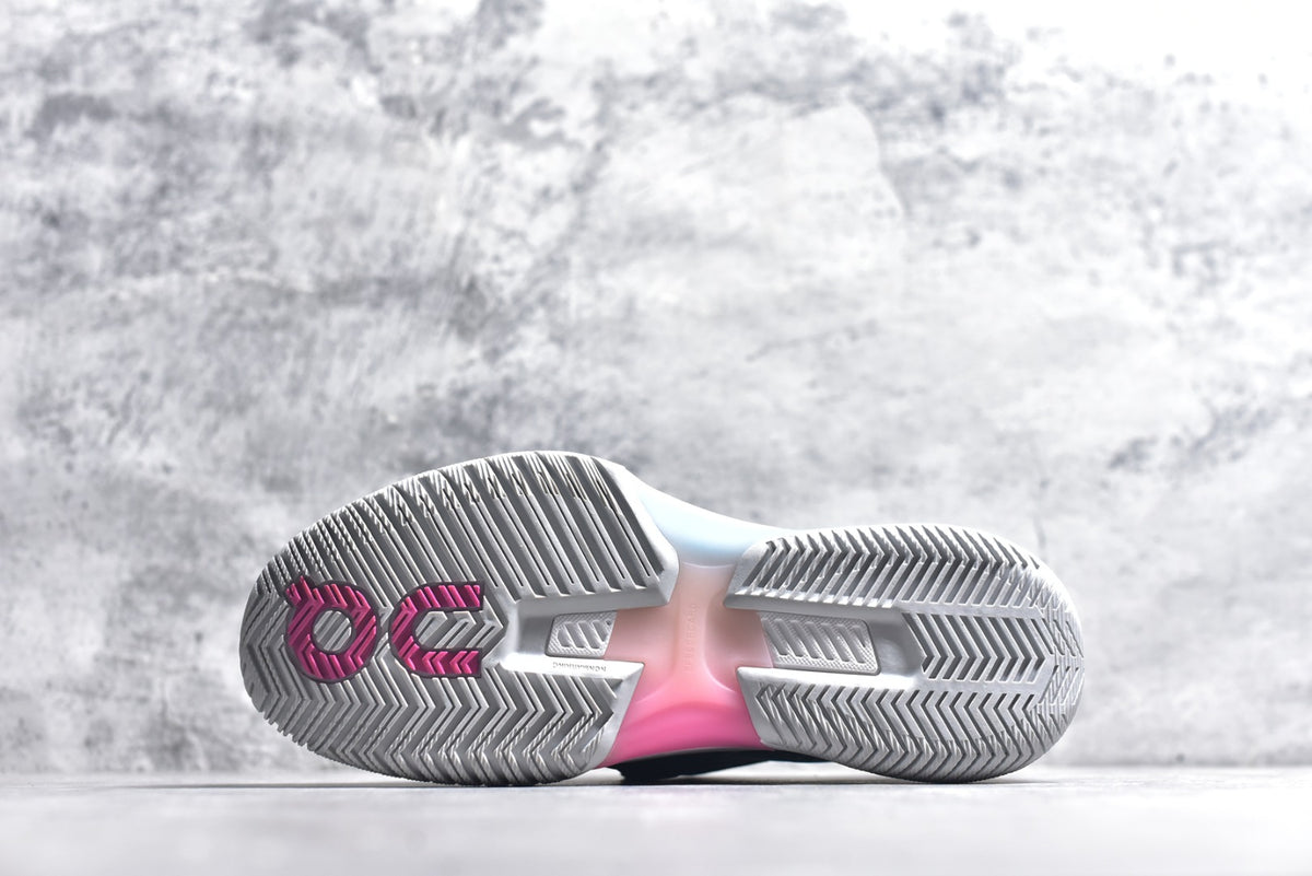On THE ROGER Pro Fire – Low-Top Tennis Shoe