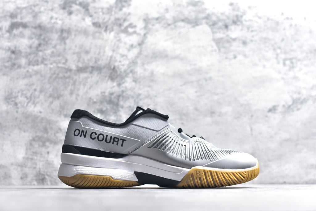 On THE ROGER Pro Fire – Low-Top Tennis Shoe