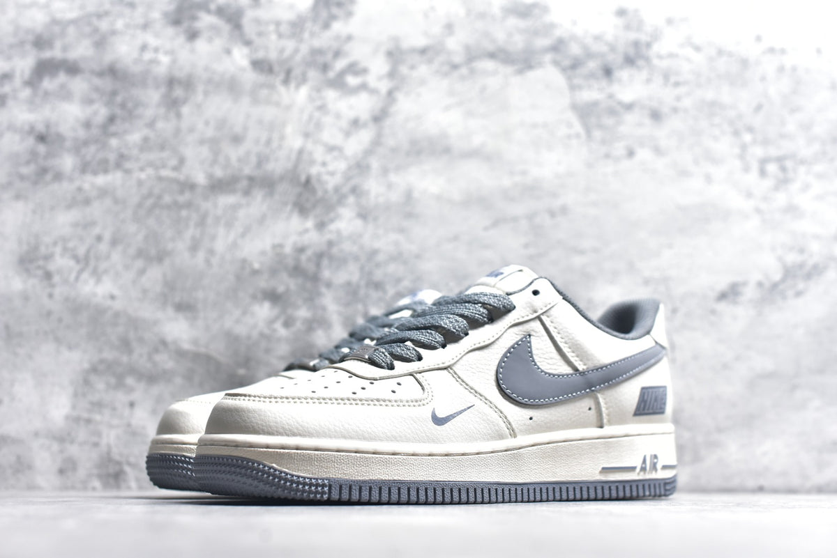 Nike Air Force 1 '07 Low Cream/Grey Swoosh Sneaker JP8028-074