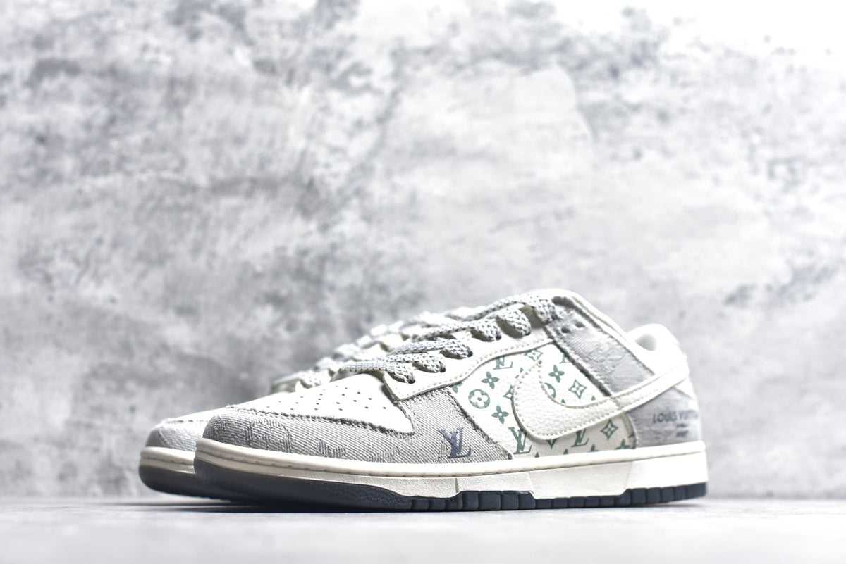 Nike SB Dunk Low Light Grey/Cream Monogram Print Sneaker XX3168-141
