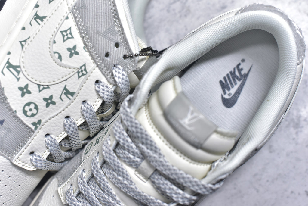 Nike SB Dunk Low Light Grey/Cream Monogram Print Sneaker XX3168-141