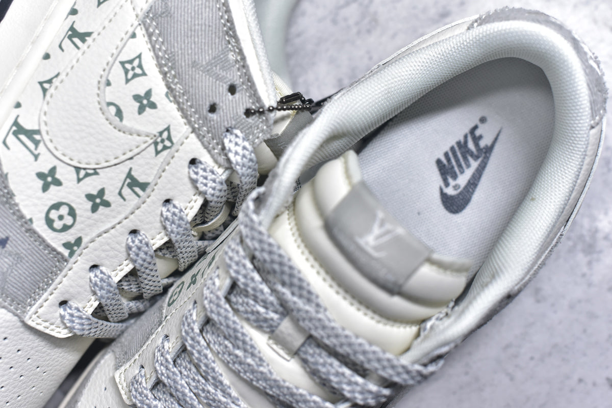 Nike SB Dunk Low Light Grey/Cream Monogram Print Sneaker XX3168-141