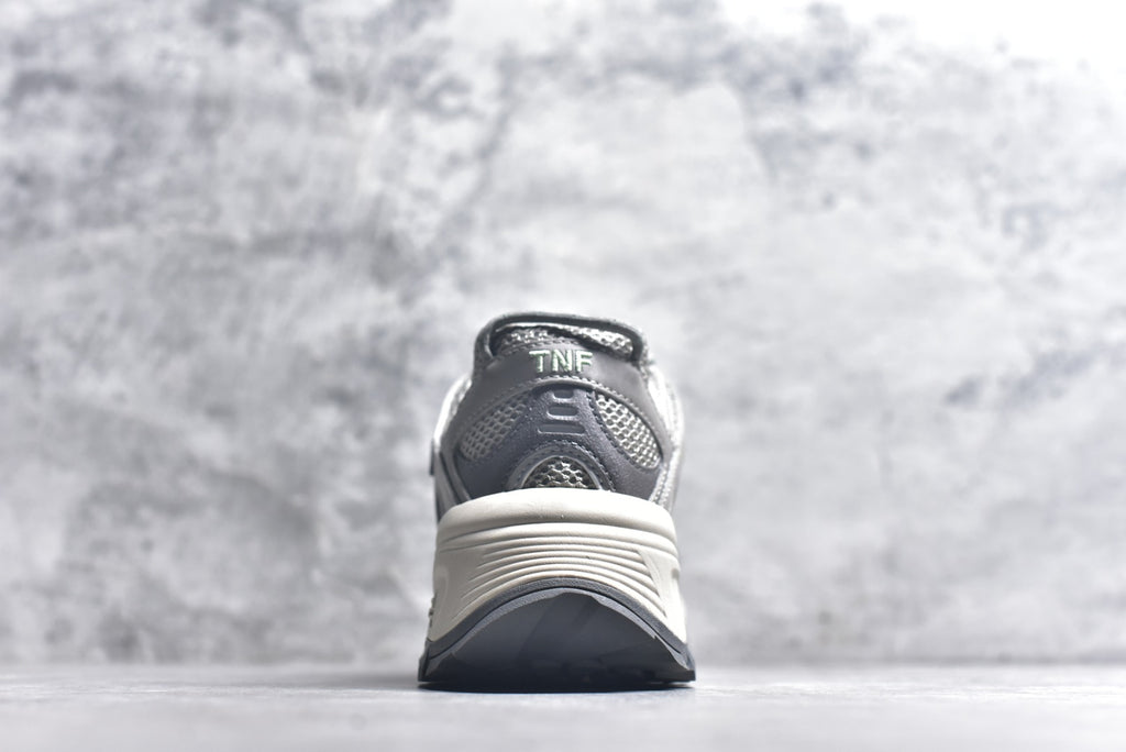 The North Face Hedgehog Low-Top Hiking Shoe NF0A8ADU-7E8