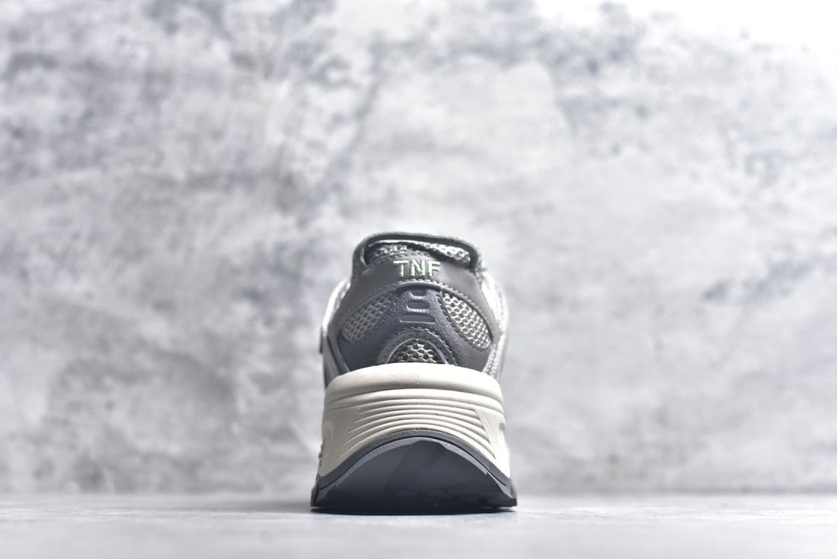 The North Face Hedgehog Low-Top Hiking Shoe NF0A8ADU-7E8