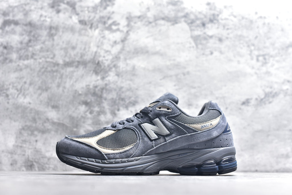New Balance 2002R Retro Lifestyle Sneaker M2002RTC