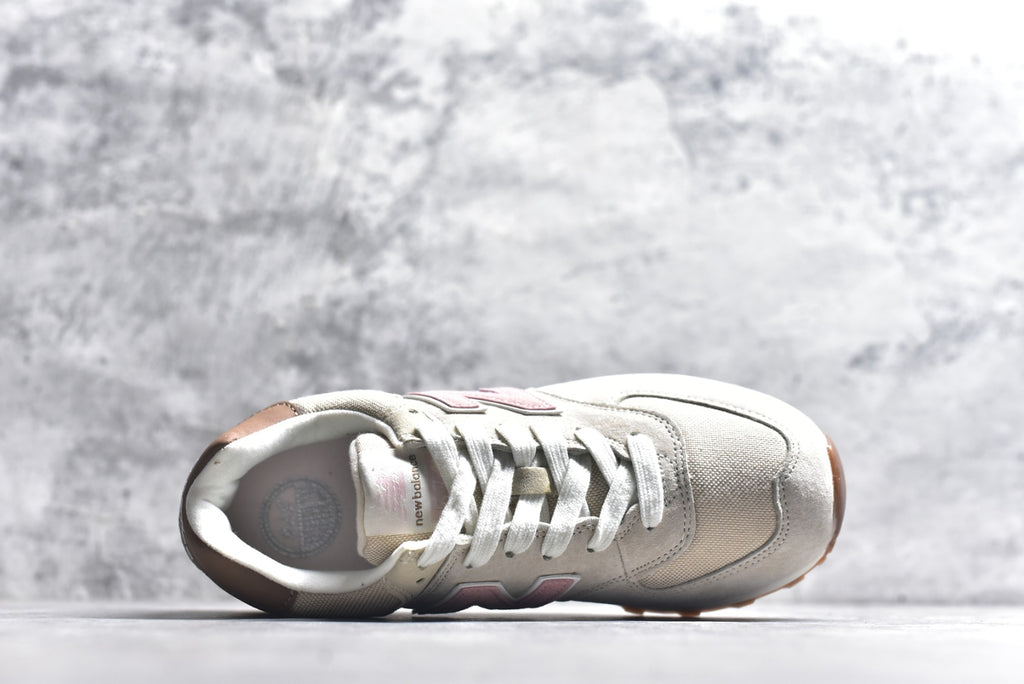 New Balance 574 Retro Low-Top Running Sneaker WL574NR2