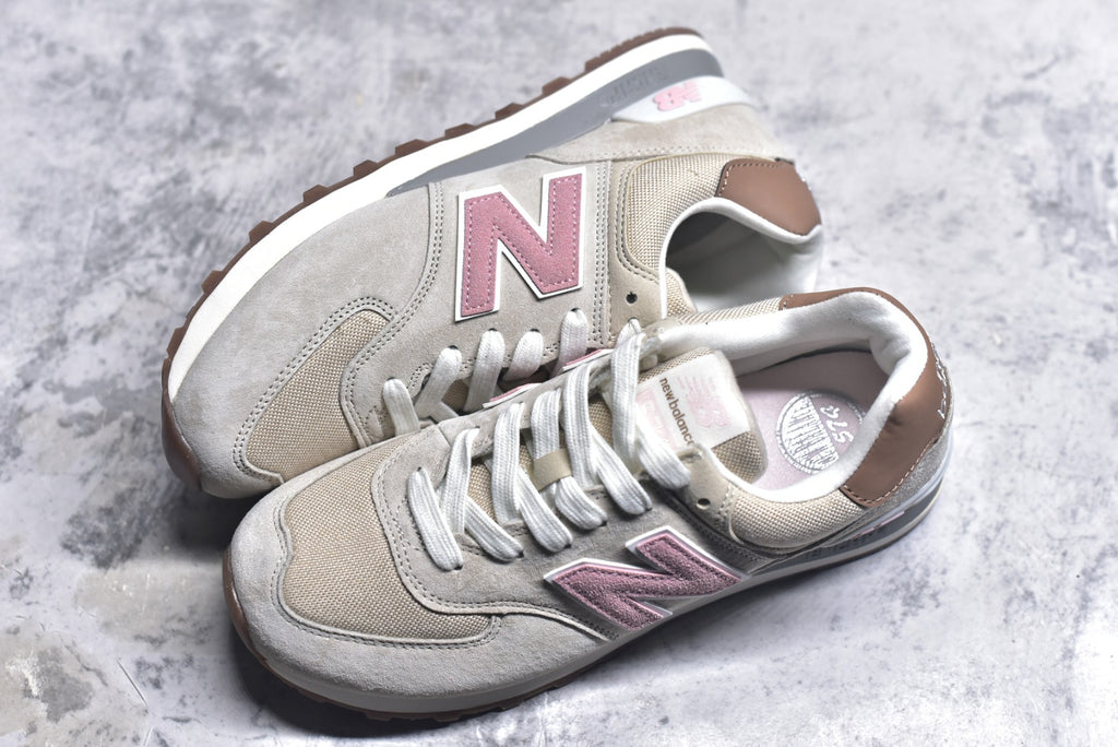 New Balance 574 Retro Low-Top Running Sneaker WL574NR2