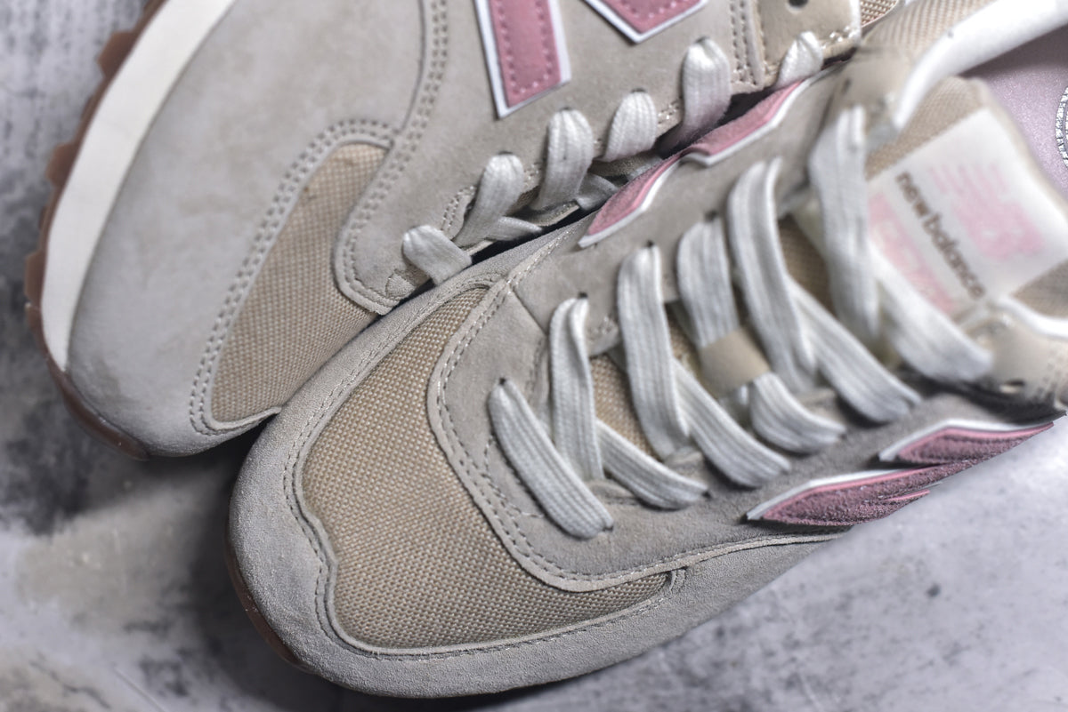 New Balance 574 Retro Low-Top Running Sneaker WL574NR2