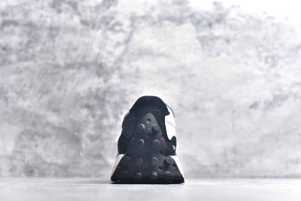New Balance 327 Retro Low-Top Lifestyle Sneaker WS327FB1