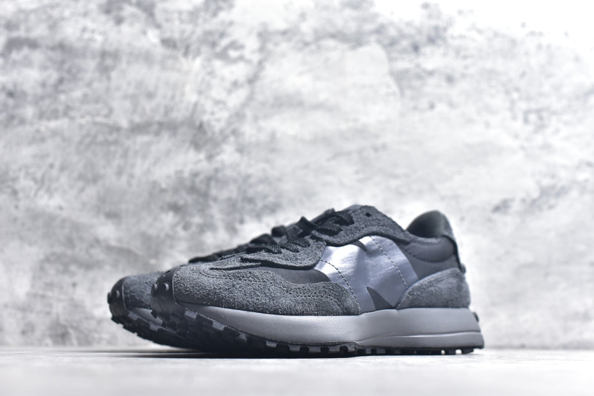 New Balance 327 Retro Low-Top Lifestyle Sneaker U327WCD